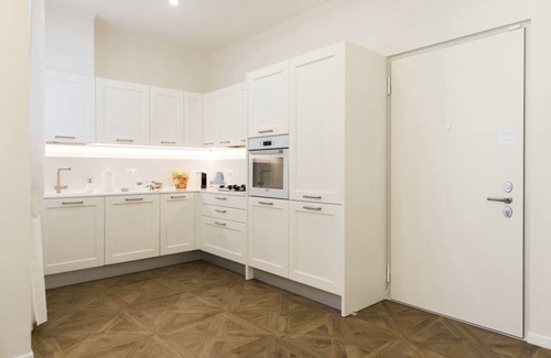 Cittadella Apartment | Indulge at Madonna Montecchi Suite with Lake View & Spa