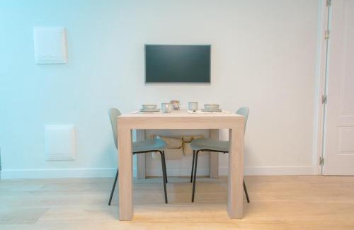 Trafalgar Apartment | Discover Family-Friendly Madrid Chamberi - 4-Star Stay