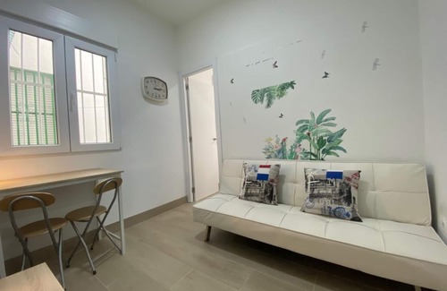 Arganzuela Apartment | Relaxing Stay at Madrid Delicias III with Spa & Breakfast