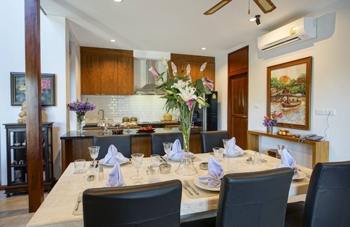 Mae Rim Villa | Mae Rim Grace: Guest Rated 9.8 with Pool & Dining Options