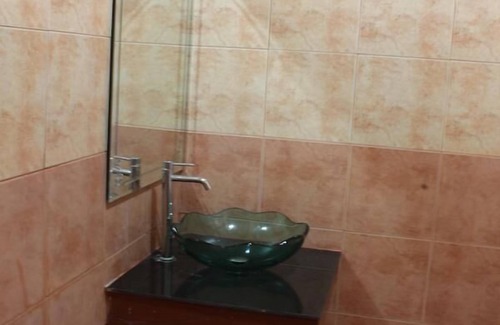 Ko Pha-ngan Hotel | Family-Friendly Maehaad Guesthouse with Breakfast Included