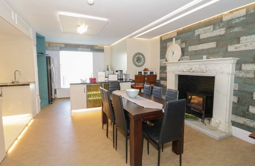 Saint Asaph House | Family-Friendly MAES ELWY Cottage with Oceanfront Views