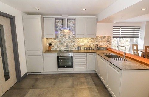 Llanbedrgoch Cottage | Family-Friendly MAES LLWYD with Garden in Benllech