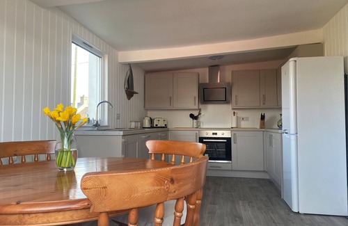 Garn Fadryn House | Pet-Friendly MAES Y COED with Garden in Morfa Nefyn