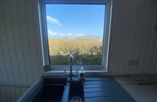 Garn Fadryn House | Pet-Friendly MAES Y COED with Garden in Morfa Nefyn