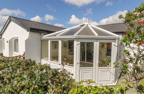 Garn Fadryn House | Pet-Friendly MAES Y COED with Garden in Morfa Nefyn
