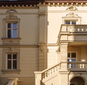 Yavory Hotel | Discover Maestral: Family-Friendly Bliss & Top Ratings