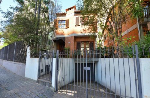 Vila Mariana House | Modern Maestro Ibirapuera Park - Family-Friendly Retreat