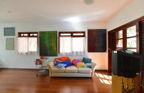 Vila Mariana House | Modern Maestro Ibirapuera Park - Family-Friendly Retreat
