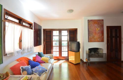 Vila Mariana House | Modern Maestro Ibirapuera Park - Family-Friendly Retreat
