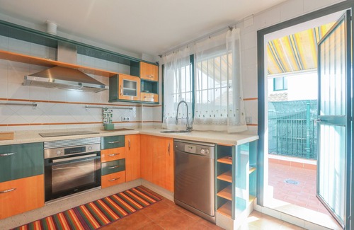 Nuevo Portil House | MAGALLANES - Elegant Home with Pool & Free WiFi Awaits