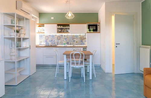 Villammare Apartment | Cozy Magarella Apartment: Family-Friendly Retreat in Villammare