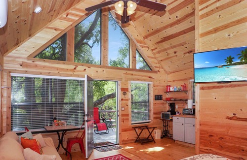Dripping Springs Cabin | Relax at Arbor House of Dripping Springs - Garden Retreat