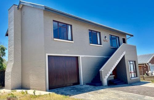 Witsand House | Child-Friendly Magdamol Holiday Home with Great Reviews