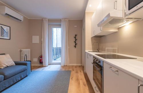 Brescia Antica Apartment | Magenta Retreat Piazza Arnaldo & Private Terrace
