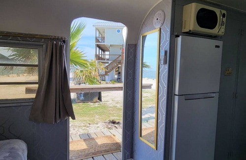 Port Lavaca Apartment | Waterfront Waterfront Retro Retreat: Guest Rated 10/10