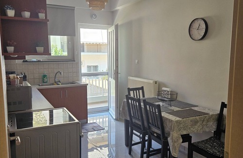 Loutraki-Agioi Theodoroi Apartment | Experience Maggie's Blissful Escape: Beachside 90m2 Flat