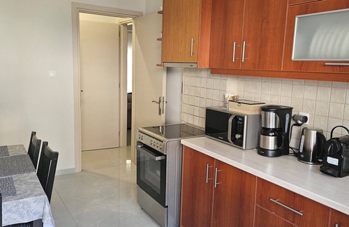 Loutraki-Agioi Theodoroi Apartment | Experience Maggie's Blissful Escape: Beachside 90m2 Flat