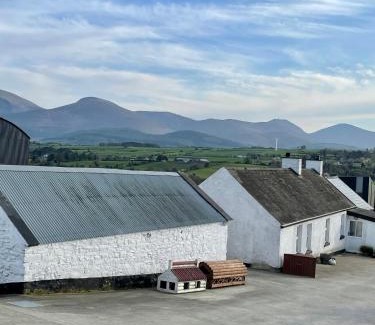 Annsborough House | Pet-Friendly Maggie's Croft Cottages with Hot Tub & 9.8 Rating