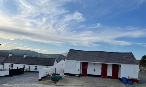 Annsborough House | Pet-Friendly Maggie's Croft Cottages with Hot Tub & 9.8 Rating