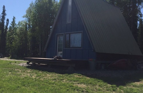 Salcha Cabin | Cozy Maggie’s Lake Cabin with Ocean View & Pet Friendly