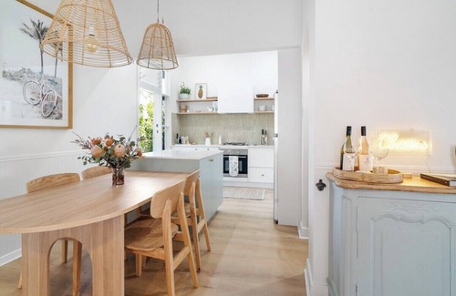 Cessnock Cottage | Experience Maggie's Little Black Cottage in Hunter Valley