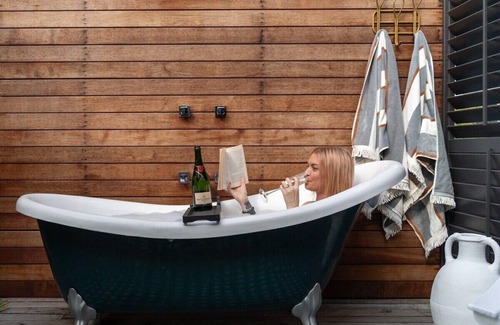 Cessnock Cottage | Experience Maggie's Little Black Cottage in Hunter Valley