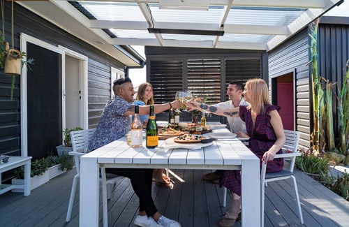 Cessnock Cottage | Experience Maggie's Little Black Cottage in Hunter Valley