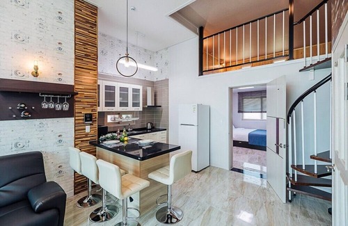 Pohang House | Maggiore Pension: Guest Rated 10/10 with Pool & Breakfast