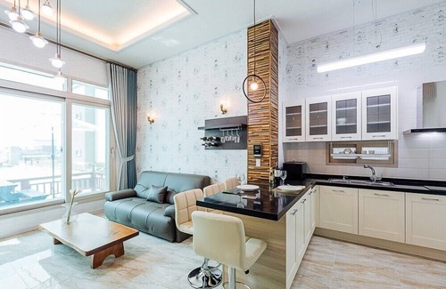 Pohang House | Maggiore Pension: Guest Rated 10/10 with Pool & Breakfast