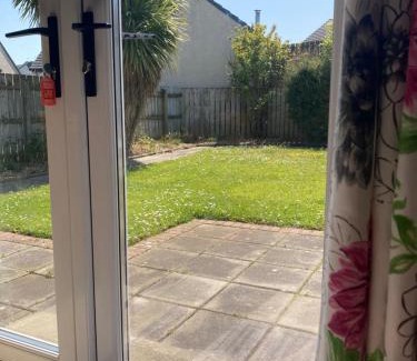 Portrush House | Family-Friendly Magheraboy Cottage in Scenic Portrush