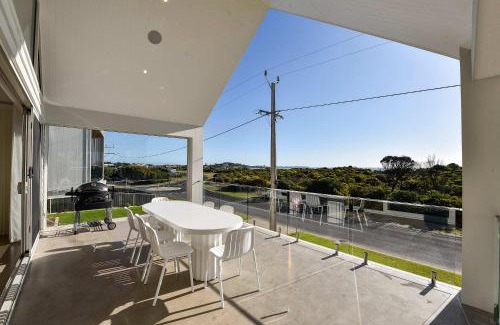 Waterhouse House | Magic Beach - Wifi Beach Views