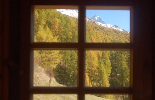 Evolene Ski Chalet | Enchanting Chalet Retreat for Two with Spa & Breakfast