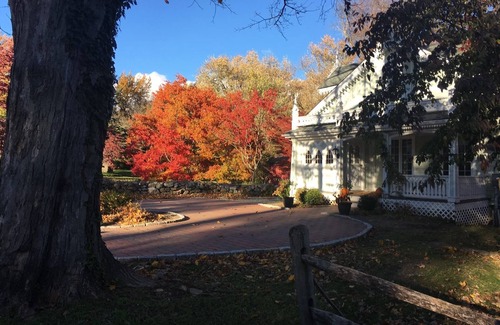 New Canaan House | Enchanting NYC Gingerbread Home - Rated 10/10 by Guests