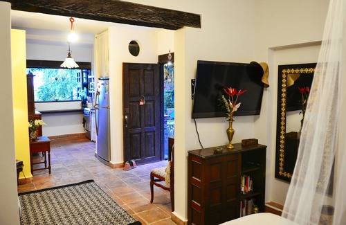 San Antonio House | Enchanting Magic Garden House: Guest Rated 9.8 with Spa