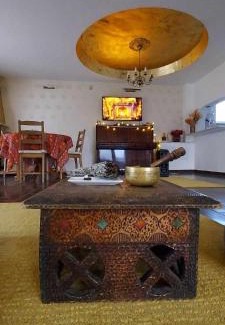 Tartasesti House | Discover Magic Garden: Pool, Events & Free Parking Awaits