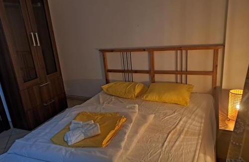 Tartasesti House | Discover Magic Garden: Pool, Events & Free Parking Awaits