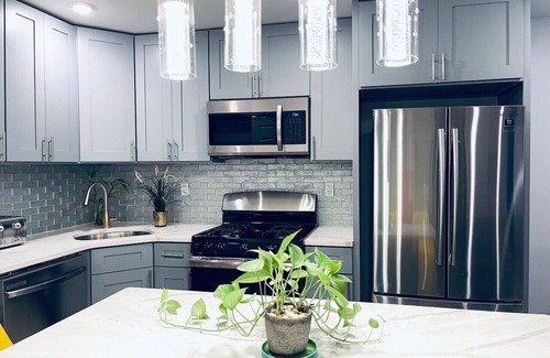 Washington Square West Apartment | Modern 2BD Apartment in Center City with Breakfast Included