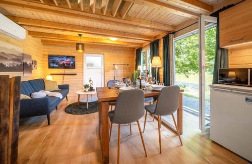 Kamenice House | Cozy Tiny House Retreat by a Private Lake - Pet Friendly