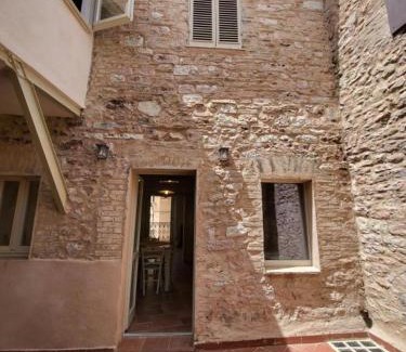 Spello House | Magic Spell - 200 mq - zona centro - intera casa vacanze con ampi spazi relax, fino a 10 ospiti, - tassa soggiorno inclusa