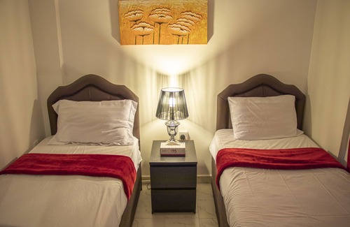 Salmiya Hotel | Cozy Magic Suite Plus with Pool and Spa Amenities
