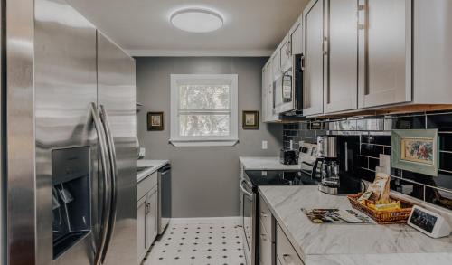 Austin House | Historic Tree House Retreat Near UT and Downtown Austin