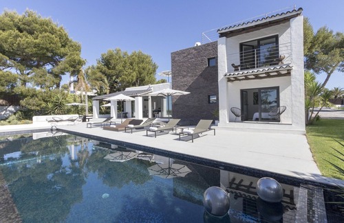 Sant Josep de sa Talaia Villa | Modern Ibiza Villa with Infinity Pool & Ocean Views