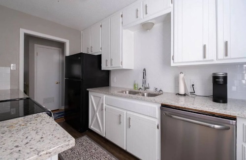 Amarillo House | Cozy Magical Carpet Cottage with Family-Friendly Amenities
