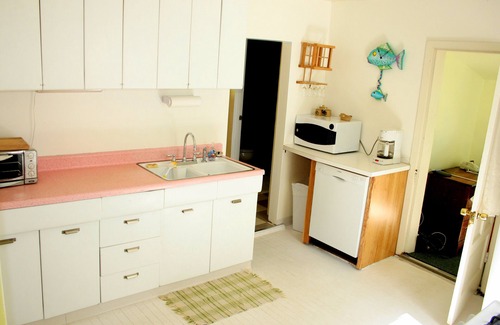 Harbor Springs House | Prime Location in Harbor Springs with Ocean Views & Pool