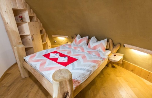 Razkrizje House | Magical Hobbit's House, Ljutomer, Slovenia