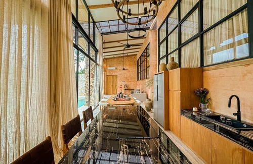 Melayang Hotel | Enchanting Jungle Resort and Spa with Pool & Breakfast