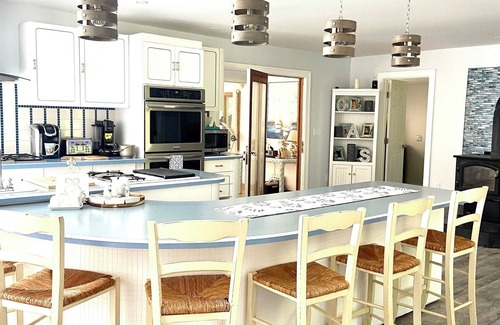 Haversham House | Experience Magical Moments with Oceanfront Bliss & Amenities