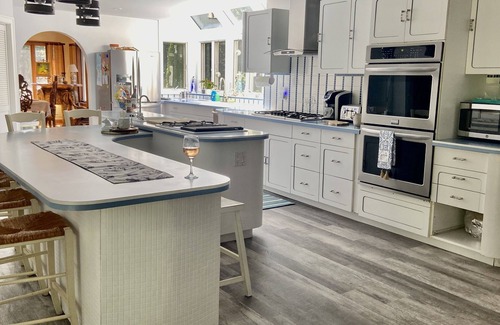 Haversham House | Experience Magical Moments with Oceanfront Bliss & Amenities