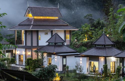 Khlong Sok Cabin | Enchanting Mountain View Resort with Pool and Oceanfront Dining
